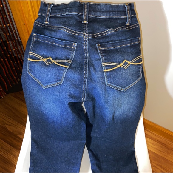 Jeans - Picture 2 of 4